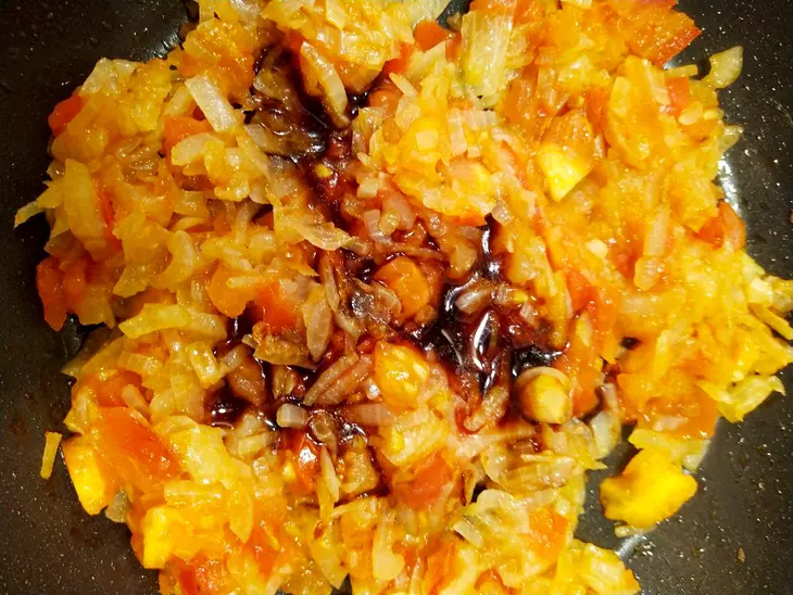 Фунчоза с овощами и грибами: шаг 6