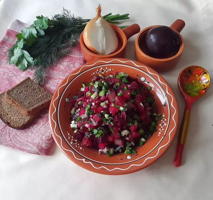 Салат из свёклы с солёными помидорами: шаг 7