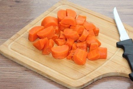 Морковные "пуговицы" с ореховым соусом: шаг 1