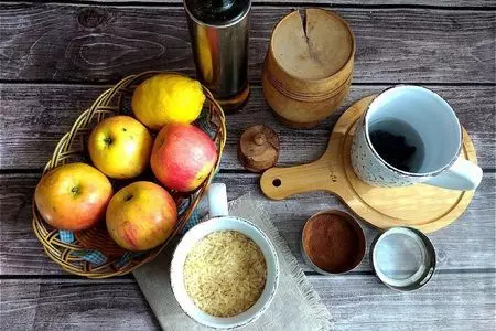 Каша рисовая фруктовая с мёдом и корицей: шаг 1
