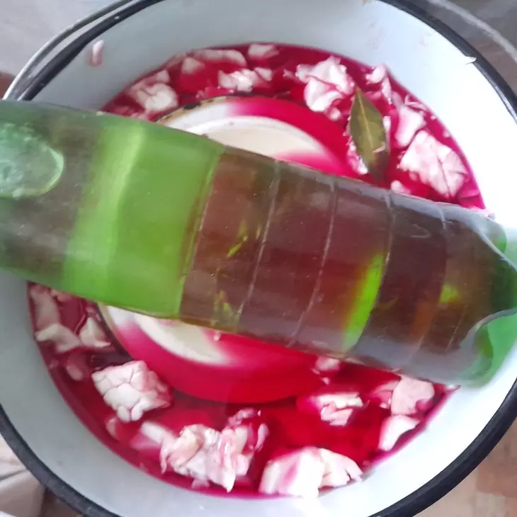 Маринованная капуста со свёклой и чесноком: шаг 8