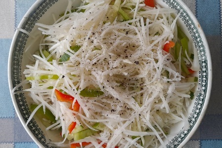 Салат из редьки с овощами: шаг 7