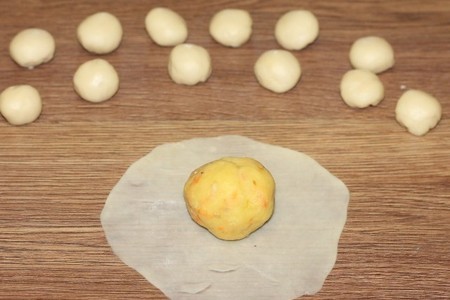 Potato-mushroom filling in a crispy crust: step 12