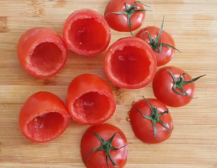 Помидоры фаршированные шампиньонами и орехами: шаг 8