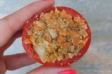 Tomatoes stuffed with champignons and nuts: step 9