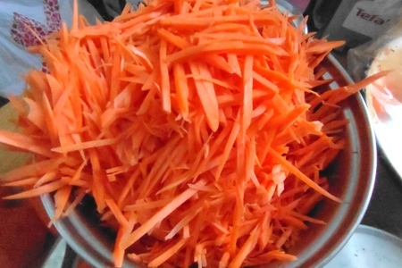 Морковь по-корейски с луком: шаг 3