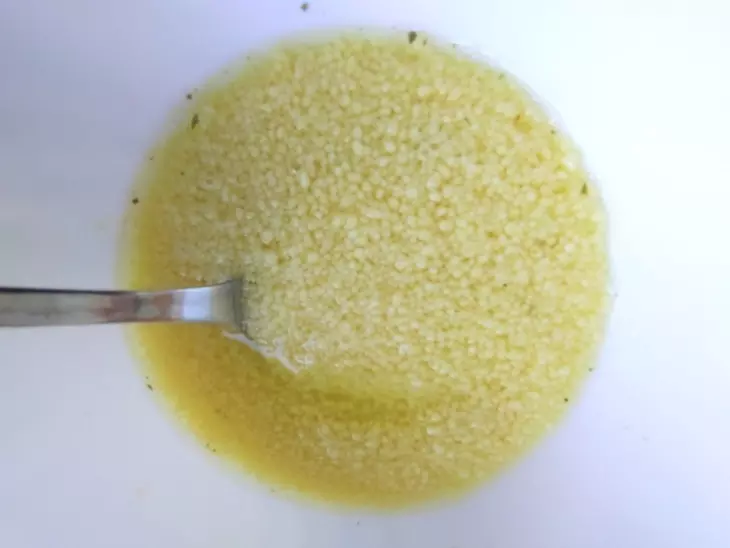 Слоёный салат с кускусом: шаг 3