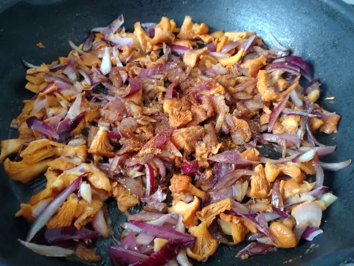 Слоёный салат с кускусом: шаг 12