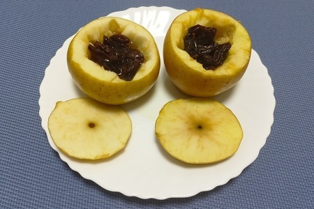 Яблоки с медом и изюмом: шаг 5