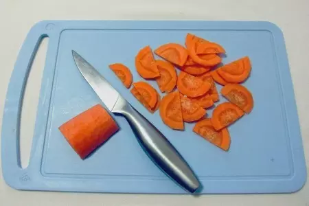Салат с тунцом и белой фасолью: шаг 2