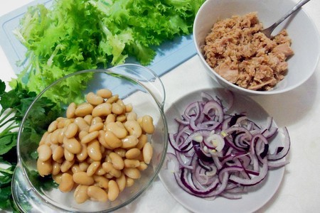 Салат с тунцом и белой фасолью: шаг 5