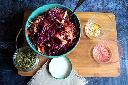 Салат с краснокочанной капустой: шаг 6