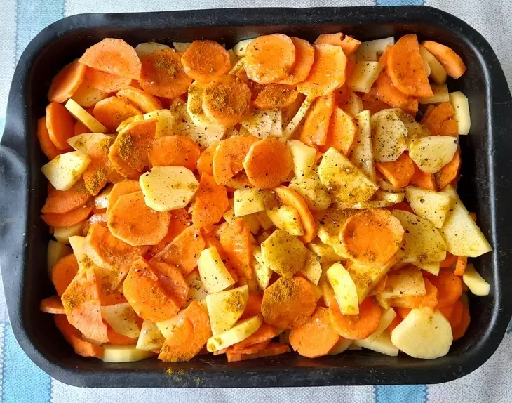 Пряные запечённые картофель и морковь: шаг 7