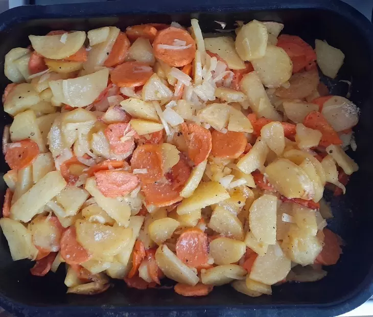 Пряные запечённые картофель и морковь: шаг 10