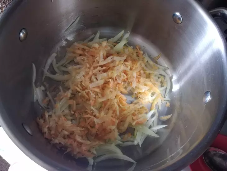 Грибной суп-лапша с сушёными шампиньонами: шаг 4