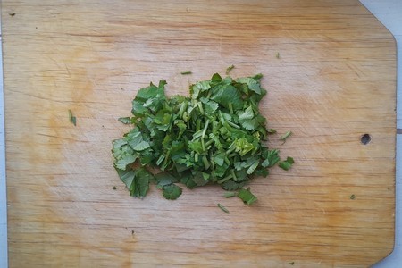 Салат из молодых овощей и зелени: шаг 3