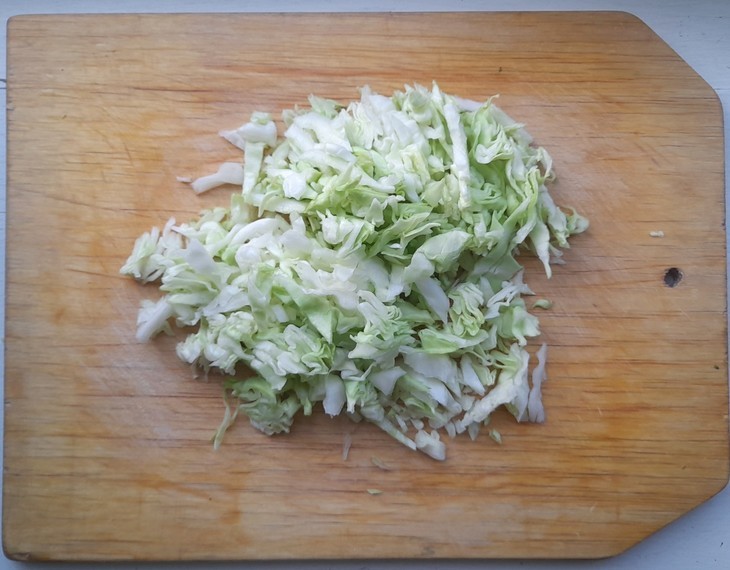 Салат из молодых овощей и зелени: шаг 5