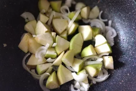 Суп-пюре из краснокочанной капусты с яблоком: шаг 6