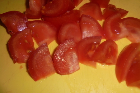 Салат со свеклой, помидорами и вяленой клюквой: шаг 2