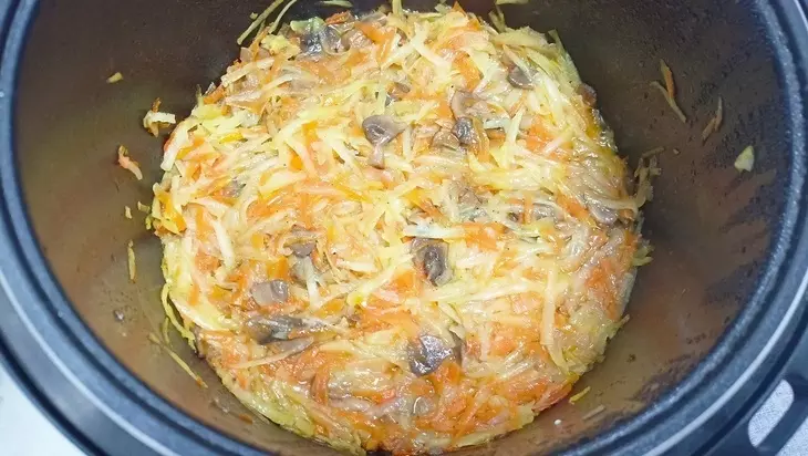 Постная картофеле-грибная запеканка — рецепт в мультиварке: шаг 4