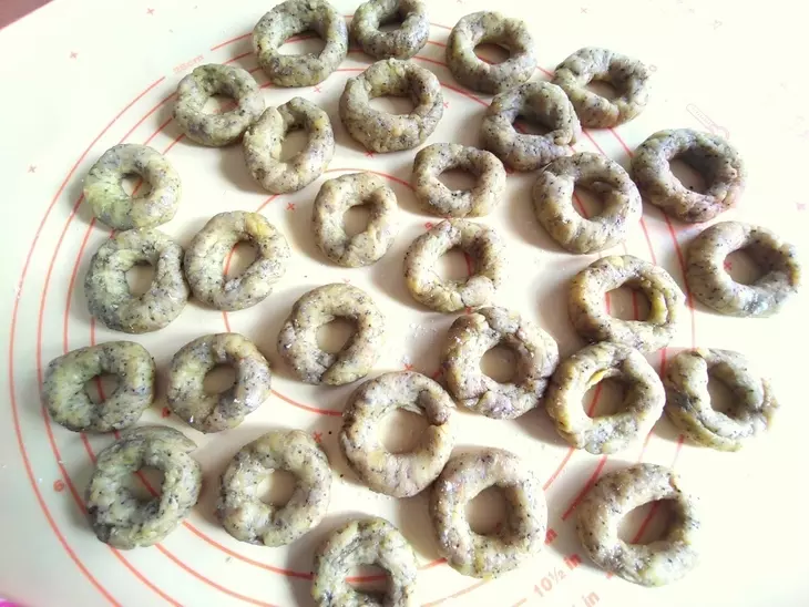 Сушки с маком: шаг 11