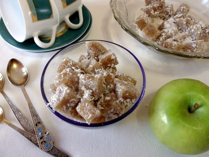 Яблочный рахат-лукум с грецкими орехами в кокосовой стружке : шаг 12