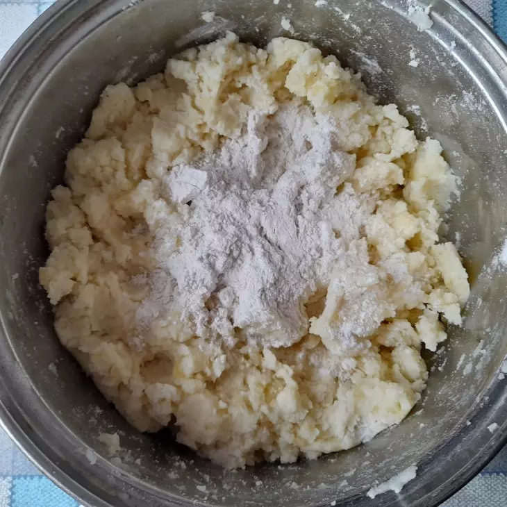 Картофельные ватрушки с грибами: шаг 7