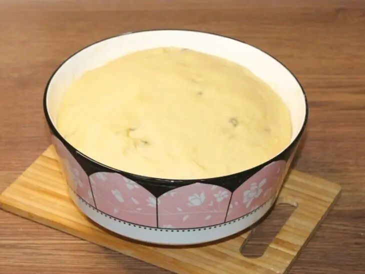 Куличи с изюмом и вишней: шаг 6
