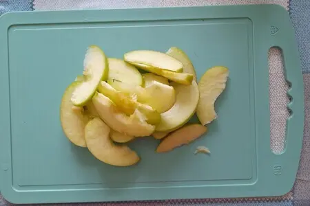 Запечённая кукурузная каша с яблоками: шаг 3