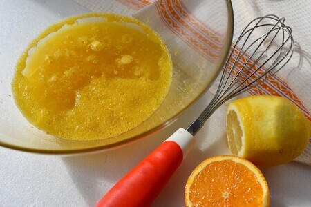 Постная яблочная шарлотка на апельсиновом соке: шаг 3