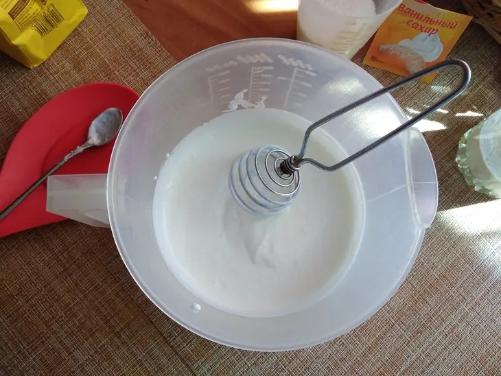 Миндальный кулич на йогурте: шаг 3