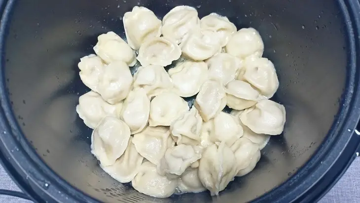 Запеченные пельмени — вкусный рецепт пельмешек в мультиварке: шаг 2
