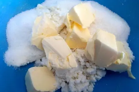 Творожная пасха с шоколадом и имбирём: шаг 1