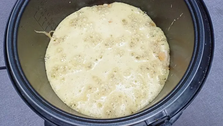 Шарлотка с яблоками — в мультиварке: шаг 5