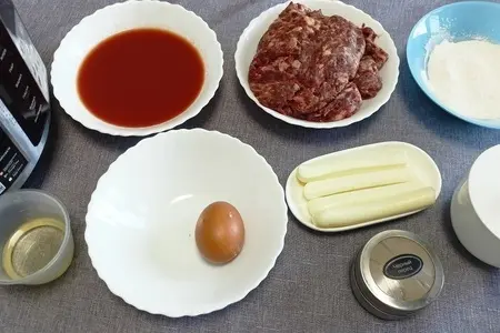 Тушеные котлеты с моцареллой: шаг 1