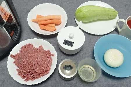 Тушёные кабачки с фаршем — рецепт ужина в мультиварке: шаг 1