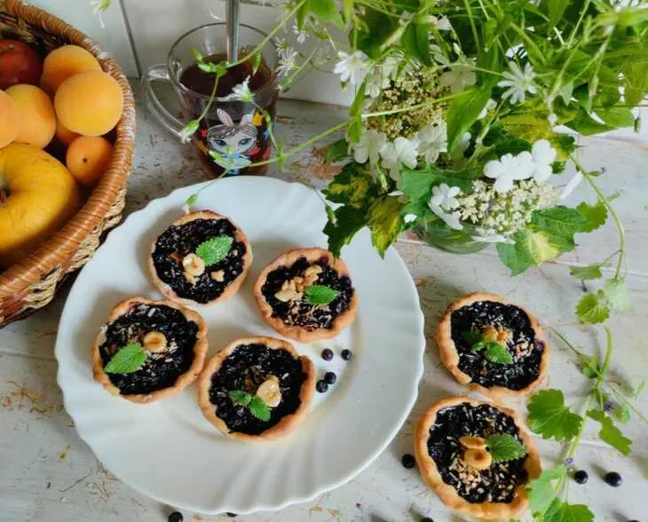 Ватрушки с черникой и кокосовой стружкой: шаг 9