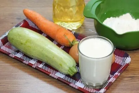 Овощные блинчики с кабачком и морковью: шаг 1