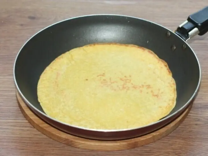 Овощные блинчики с кабачком и морковью: шаг 12