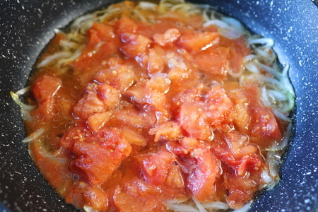 Тефтели-ёжики в томатно-сметанном соусе : шаг 3
