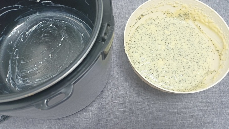 Ананасовый манник на йогурте с маком — рецепт выпечки в мультиварке: шаг 5