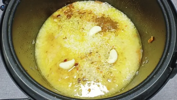 Плов со свининой — рецепт вкусного плова в мультиварке: шаг 5