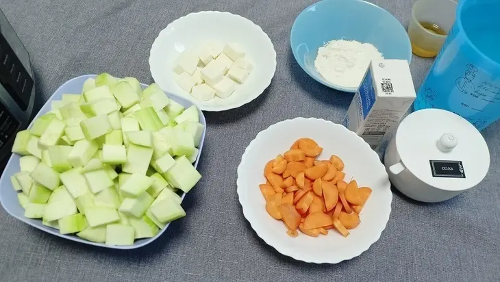 Сырный крем-суп с кабачками — рецепт супчика в мультиварке: шаг 2