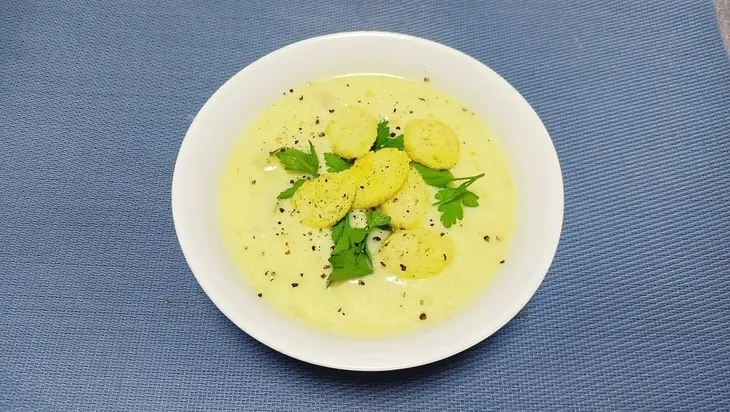 Сырный крем-суп с кабачками — рецепт супчика в мультиварке: шаг 6