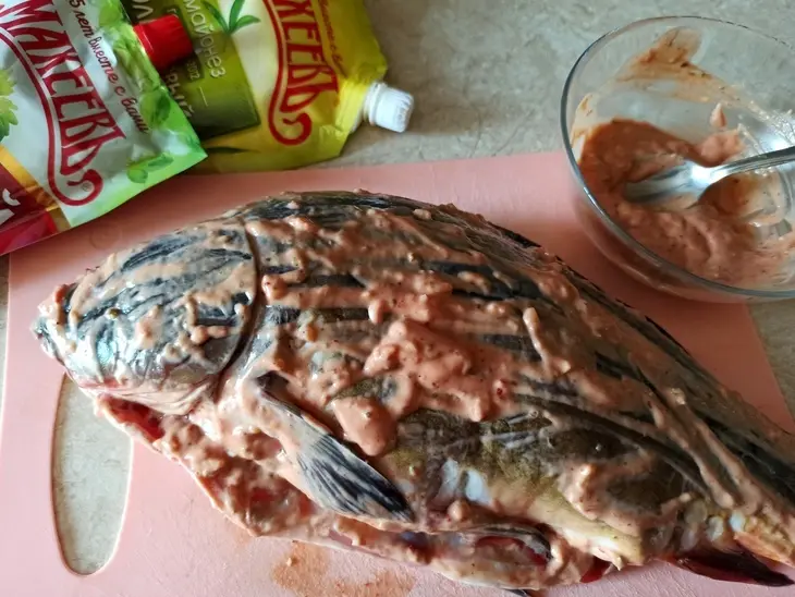 Запеченный карп с чесноком #махеевъ: шаг 3