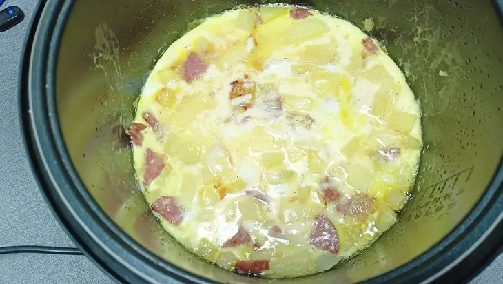 Испанская тортилья с салями и сыром - вкусный рецепт в мультиварке: шаг 5