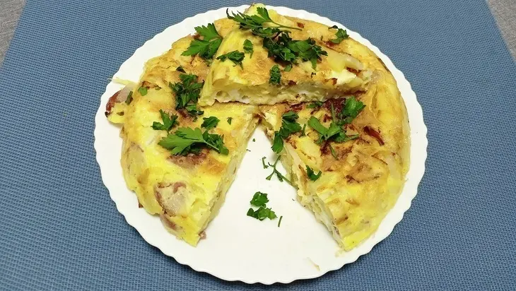 Испанская тортилья с салями и сыром - вкусный рецепт в мультиварке: шаг 6