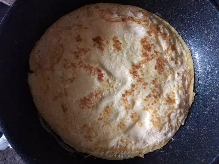 Яичница в кукурузной лепёшке с овощами #махеевъ: шаг 15
