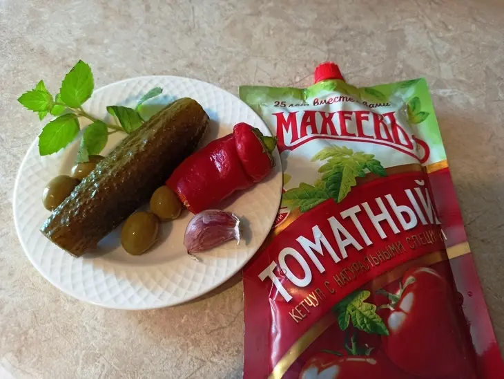 Закуска профессора преображенского с пикантным соусом #махеевъ: шаг 1