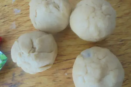 Персики с грецкими орехами и джемом #махеевъ в тесте: шаг 8
